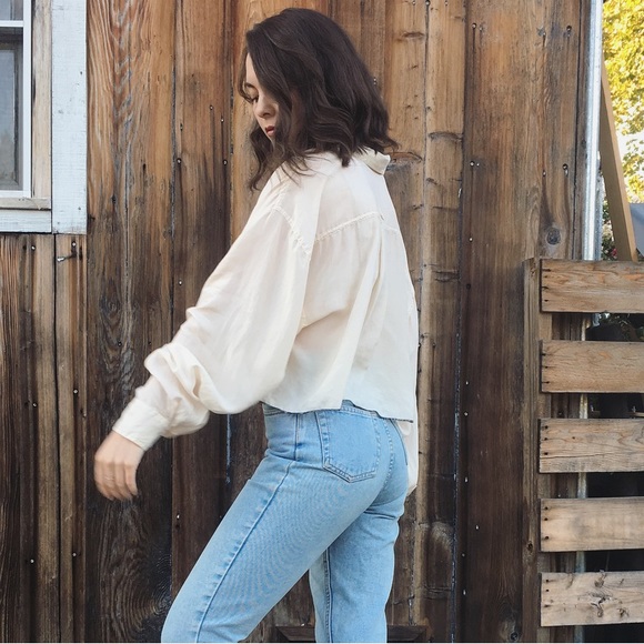 Vintage Tops - Vintage 100% silk cropped button up shirt/top